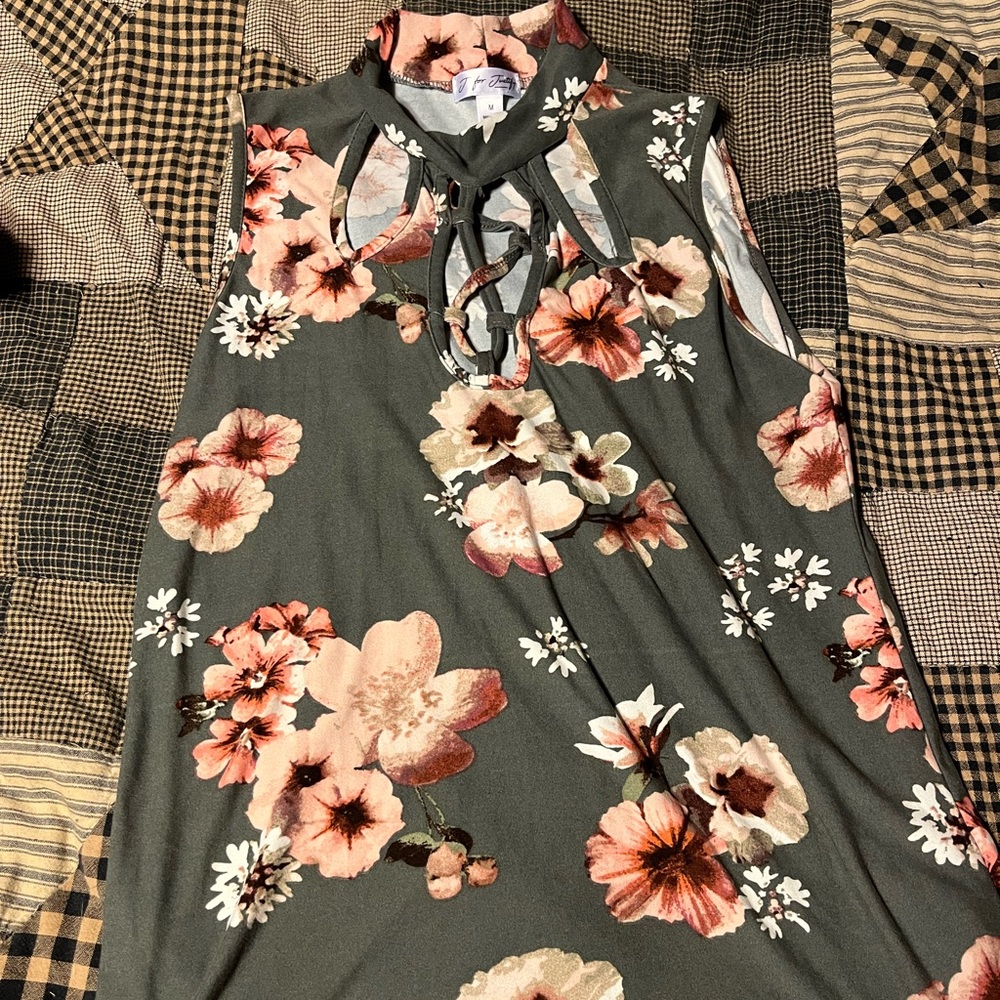 Floral Cut Out Tank Top